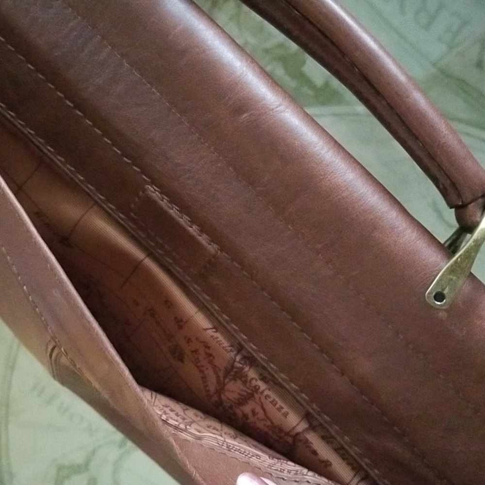 Nash Italian Leather Professor Briefcase Messenger Bag - Tuscan Brown Leather - Picture 4 of 10